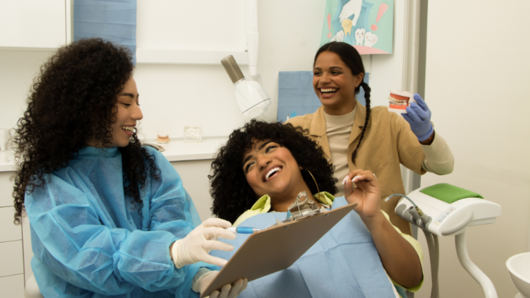 Odontologia na Saúde Coletiva: Por Que Integrar o Cuidado Bucal às Políticas Públicas é Essencial