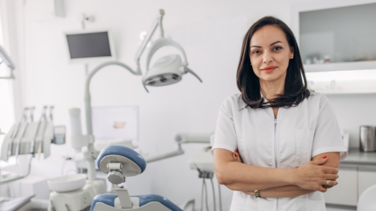 Reconstrução Dentária pelo SUS para Mulheres Vítimas de Violência: Avanço na Saúde e na Dignidade