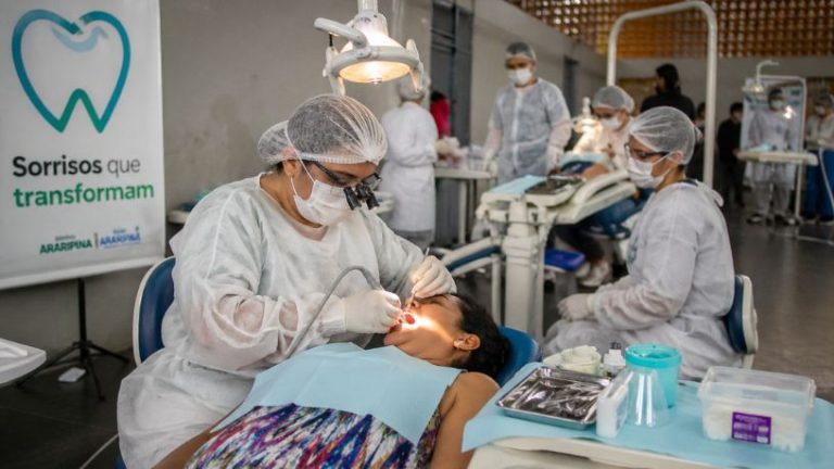 Mutirão de Dentistas Voluntários em Araçatuba Reforça Importância do Acesso à Saúde Bucal no Brasil