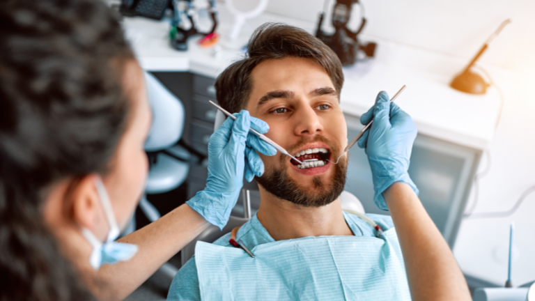 Saúde Bucal e Saúde Geral: Como a Boca Pode Revelar o Estado do Seu Organismo